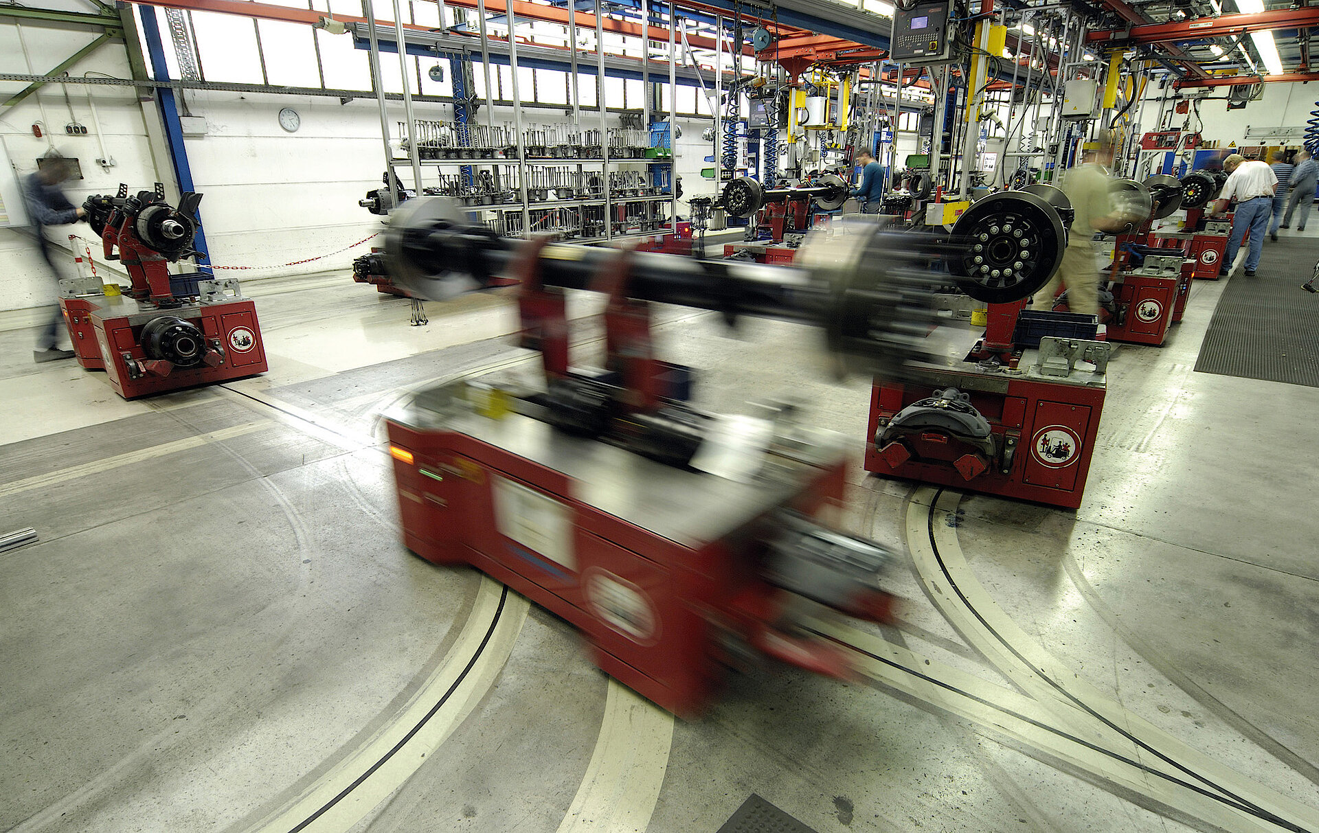 Highly flexible final assembly of the axles on 3 production lines at the Bessenbach location