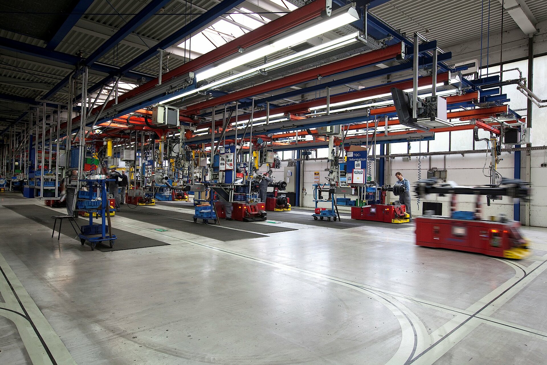 Final assembly on automated guided vehicles at the Bessenbach location